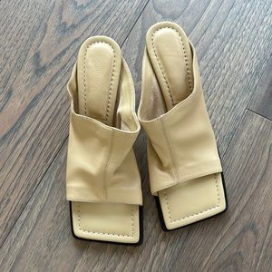 Tony bianco mules